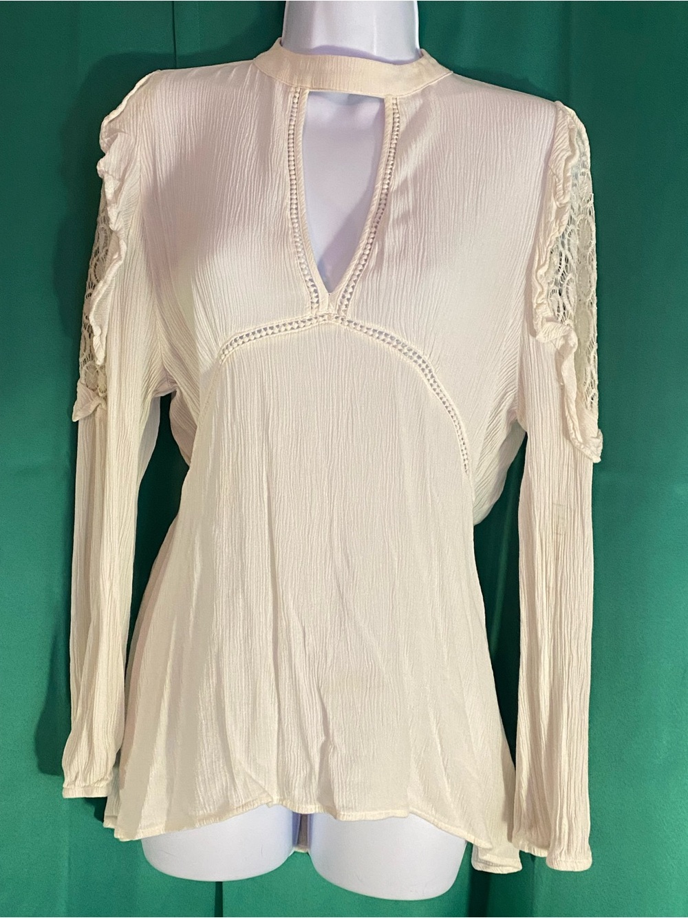 AMP Women's Off-White Lace-Detail Long Sleeve Top